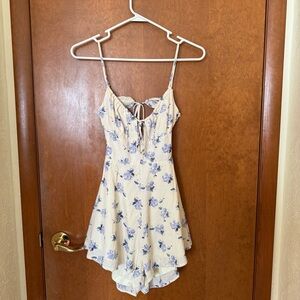 NWOT Princess Polly Romper